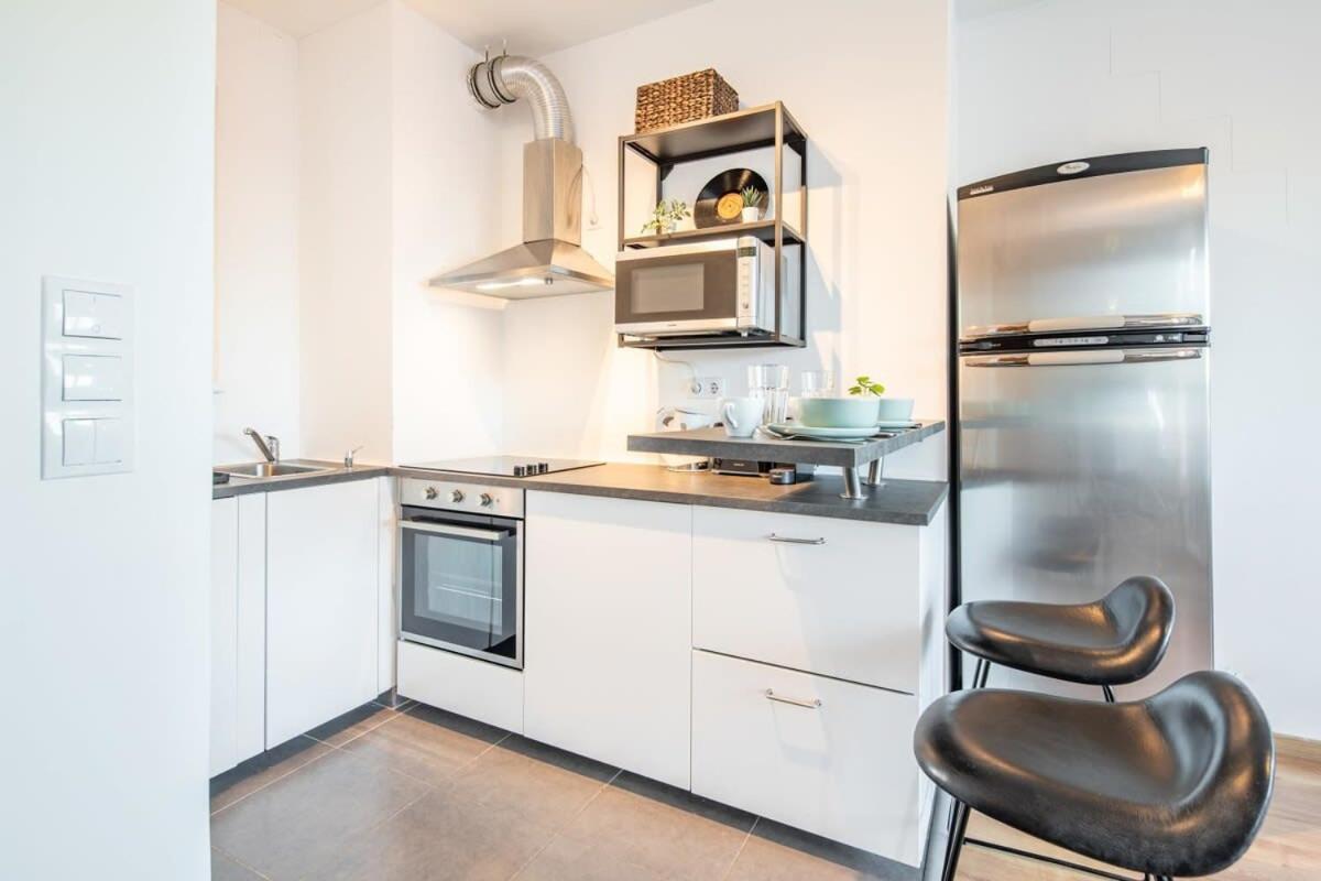Cute Central Apartment With Balcony Budapest Bagian luar foto