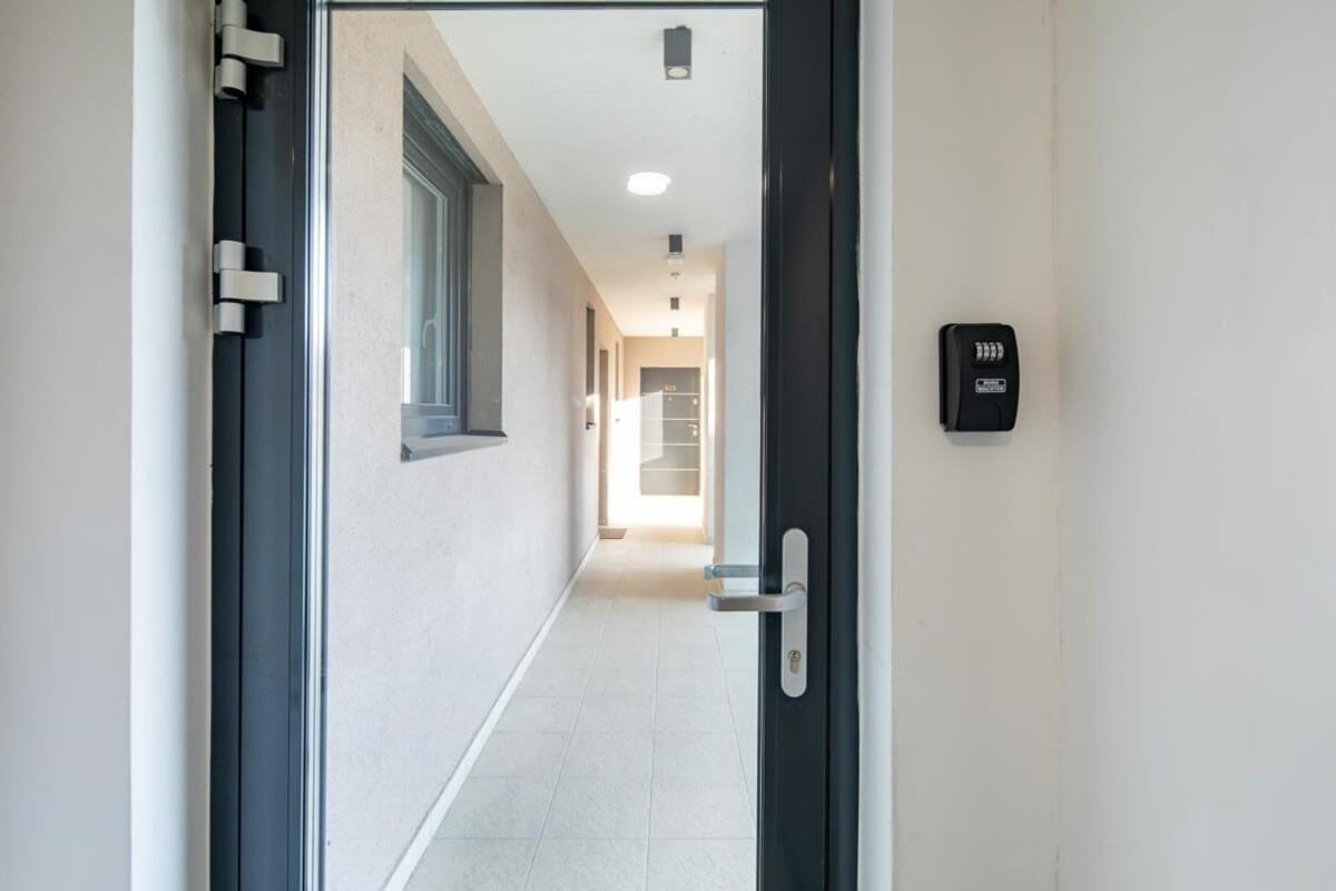 Cute Central Apartment With Balcony Budapest Bagian luar foto