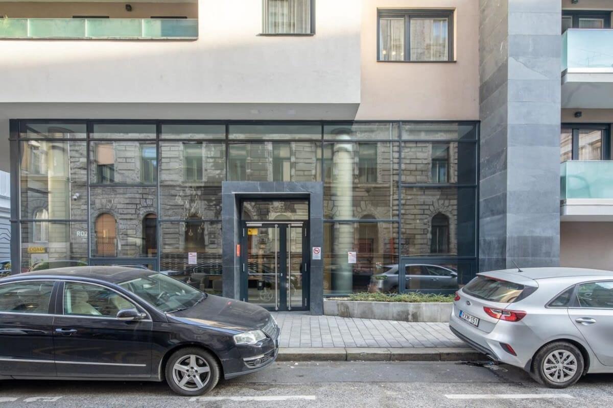 Cute Central Apartment With Balcony Budapest Bagian luar foto